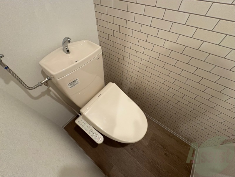 トイレ　シャワートイレになっているので快適です！