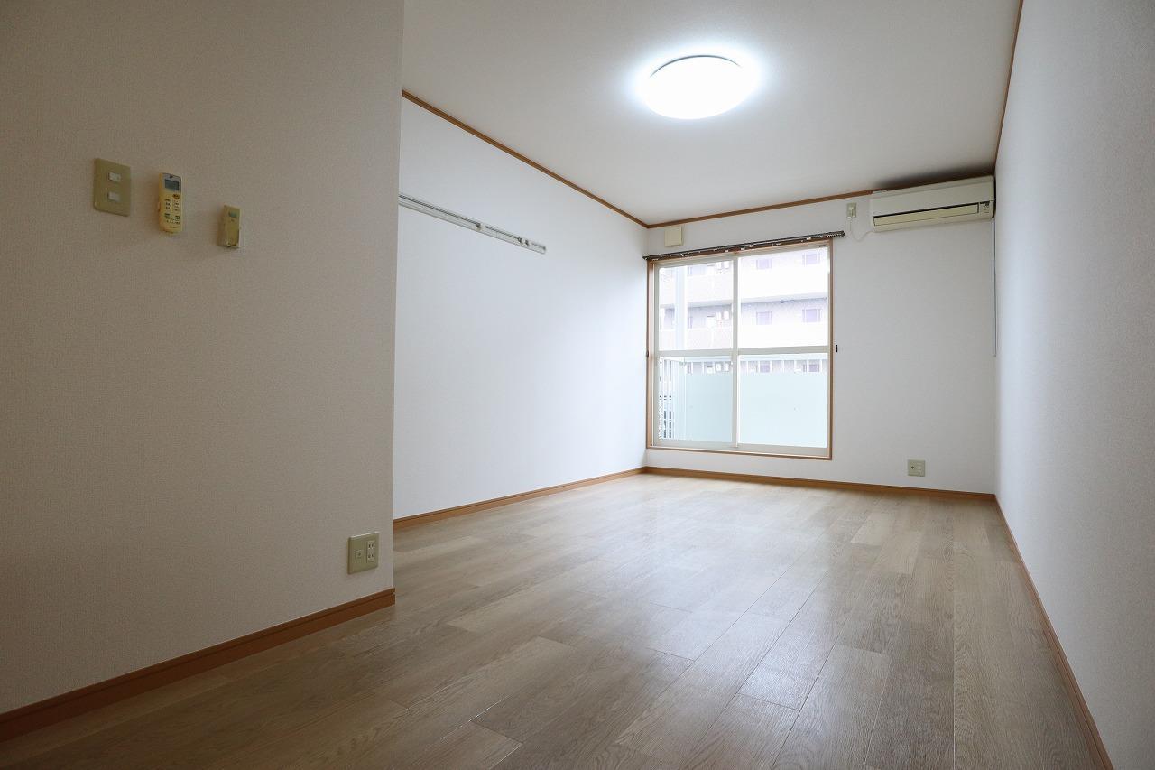 居室・リビング　南向きの明るいお部屋です☆