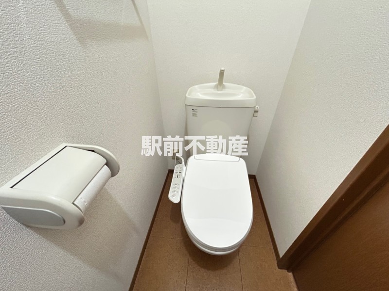 トイレ　温水洗浄器付です☆