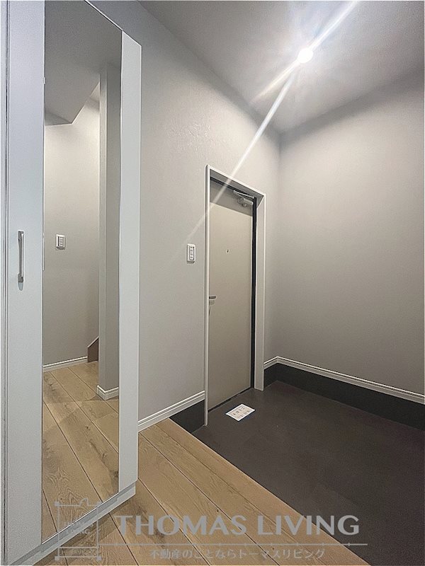 玄関　※建築中のため、同シリーズの写真をご参照ください。