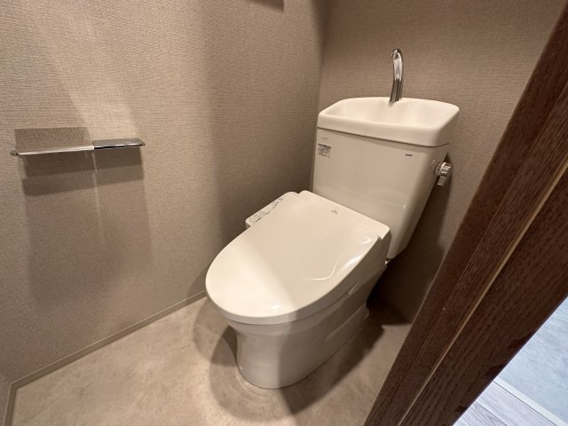 トイレ　同一タイプです。