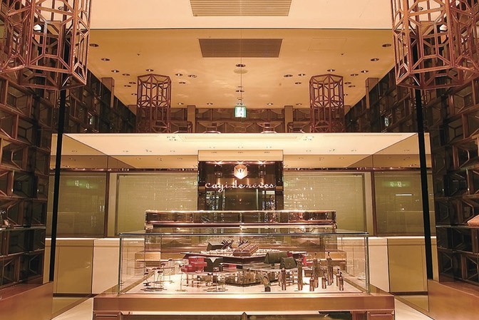 飲食店　Cagi de reves(キャギ ド レーブ)（飲食店）まで181m