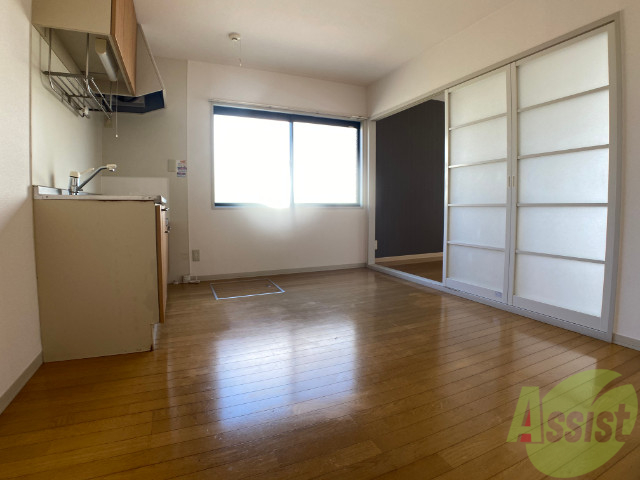 居室・リビング　広々としたリビングです。レイアウト楽しみですね。