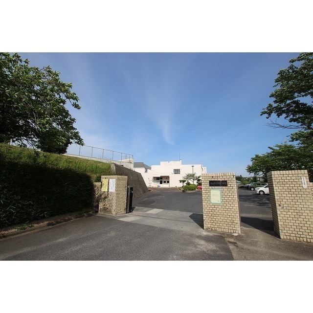 小学校　弥生小学校（小学校）まで850m