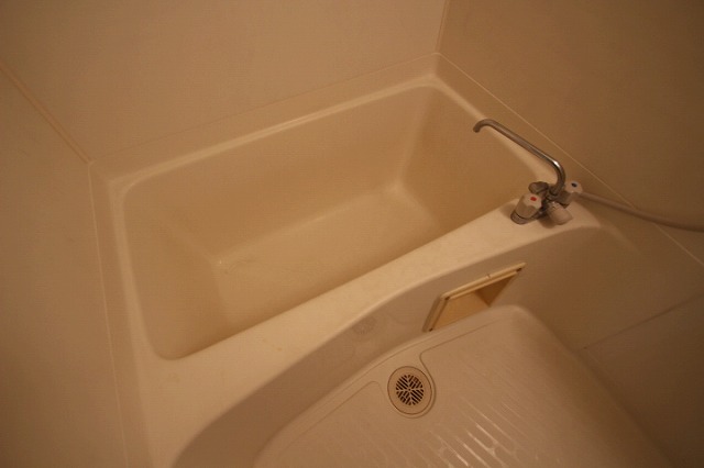 バス・シャワールーム　同物件、別号室のものです。