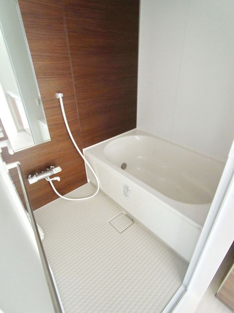 バス・シャワールーム　浴室乾燥機・追焚機能付き