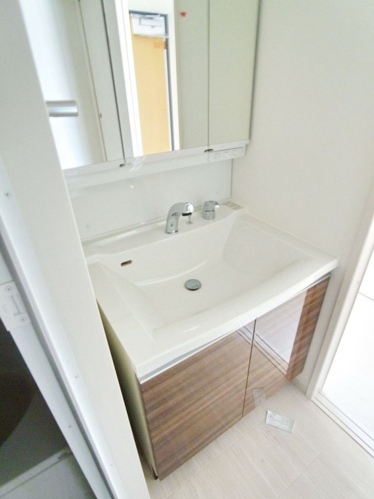 洗面設備　3面鏡化粧台