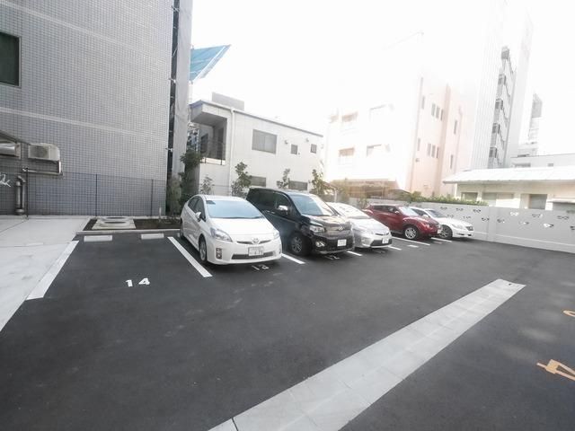 駐車場　平置き駐車場