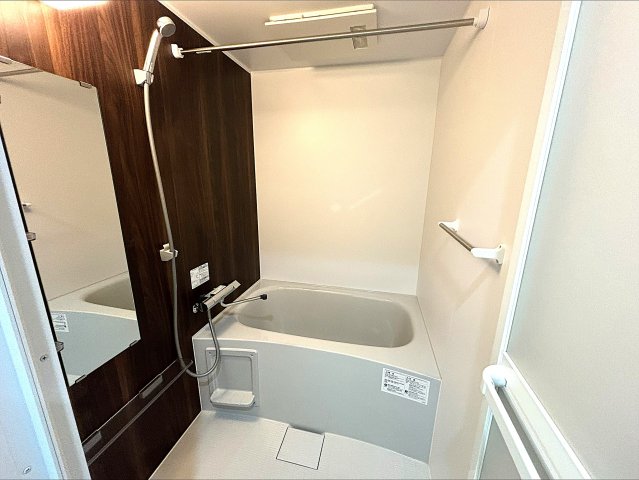 バス・シャワールーム　※別号室の写真となります。イメージ、現状優先。