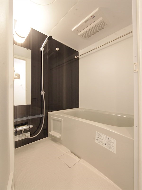 バス・シャワールーム　浴室暖房乾燥機付　追い焚き・オートバス機能付お風呂