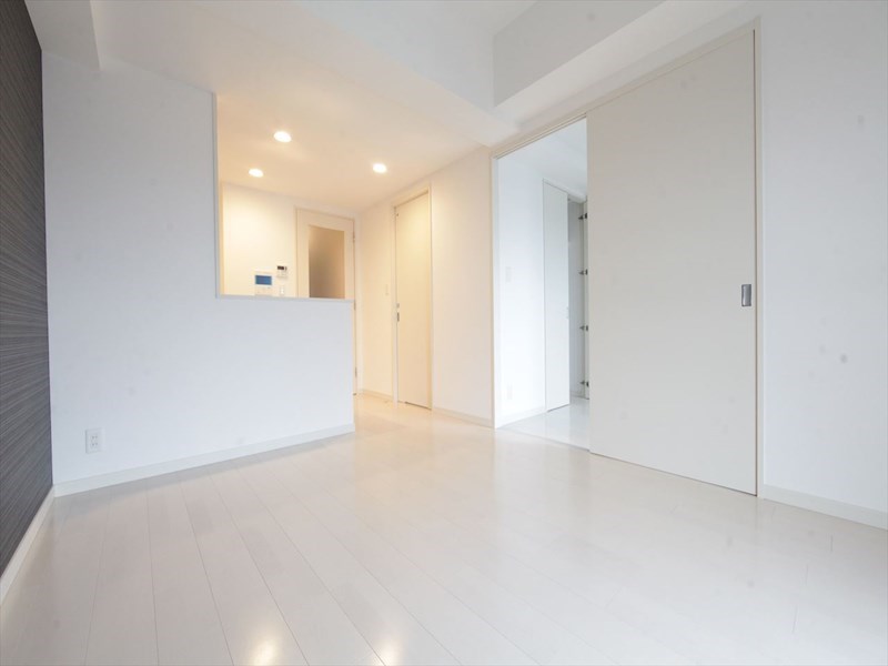 居室・リビング　ＬＤＫ9.5帖　カウンターキッチン　エアコン完備