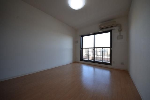 居室・リビング　☆明るい室内♪☆