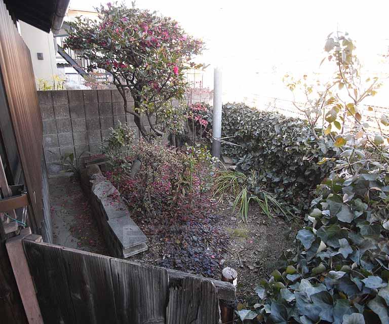 庭　庭もございます。