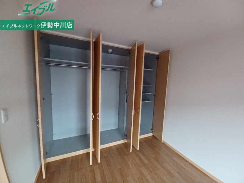 収納　同型反転参考写真