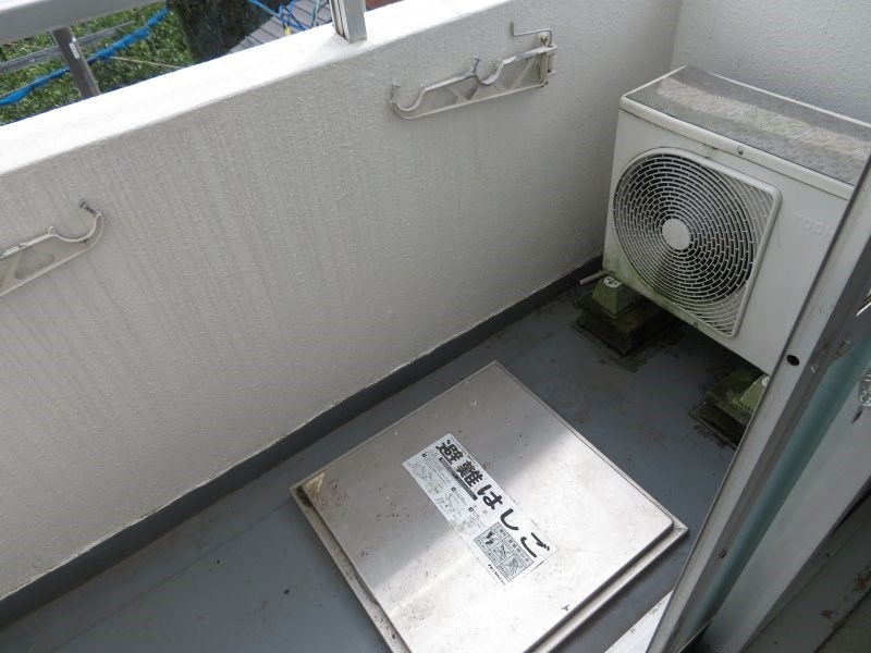 バルコニー　日当りの良いバルコニー