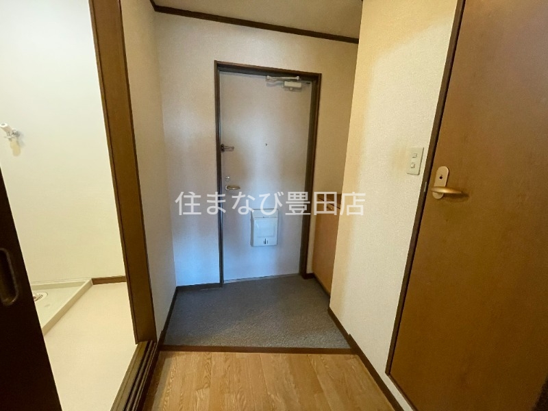 玄関　同型別部屋写真