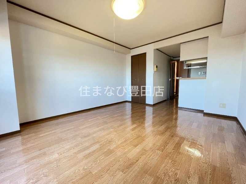 居室・リビング　同型別部屋写真