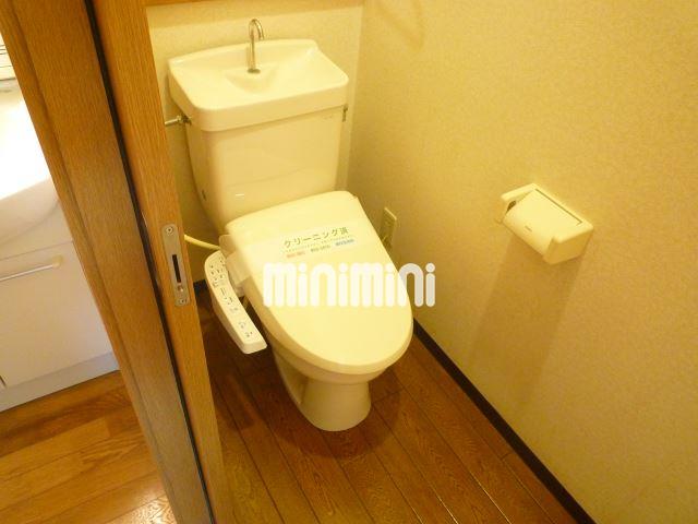 トイレ　温水洗浄、暖房便座付き