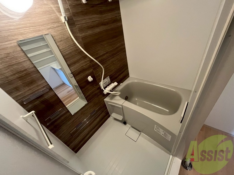 バス・シャワールーム　お風呂になります。一日の疲れを癒してくださいね。