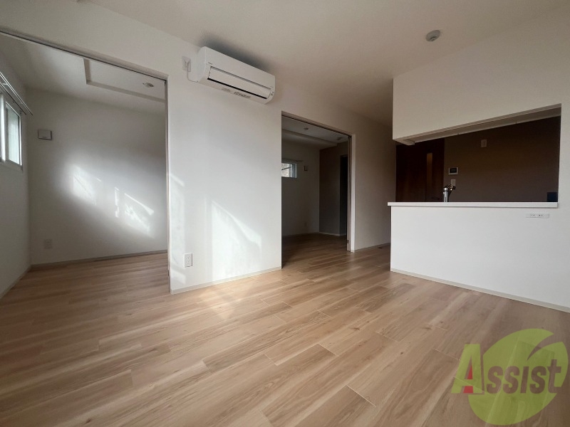 居室・リビング　広くてキレイなお部屋が広がっていて、充実した生活が送れそう。