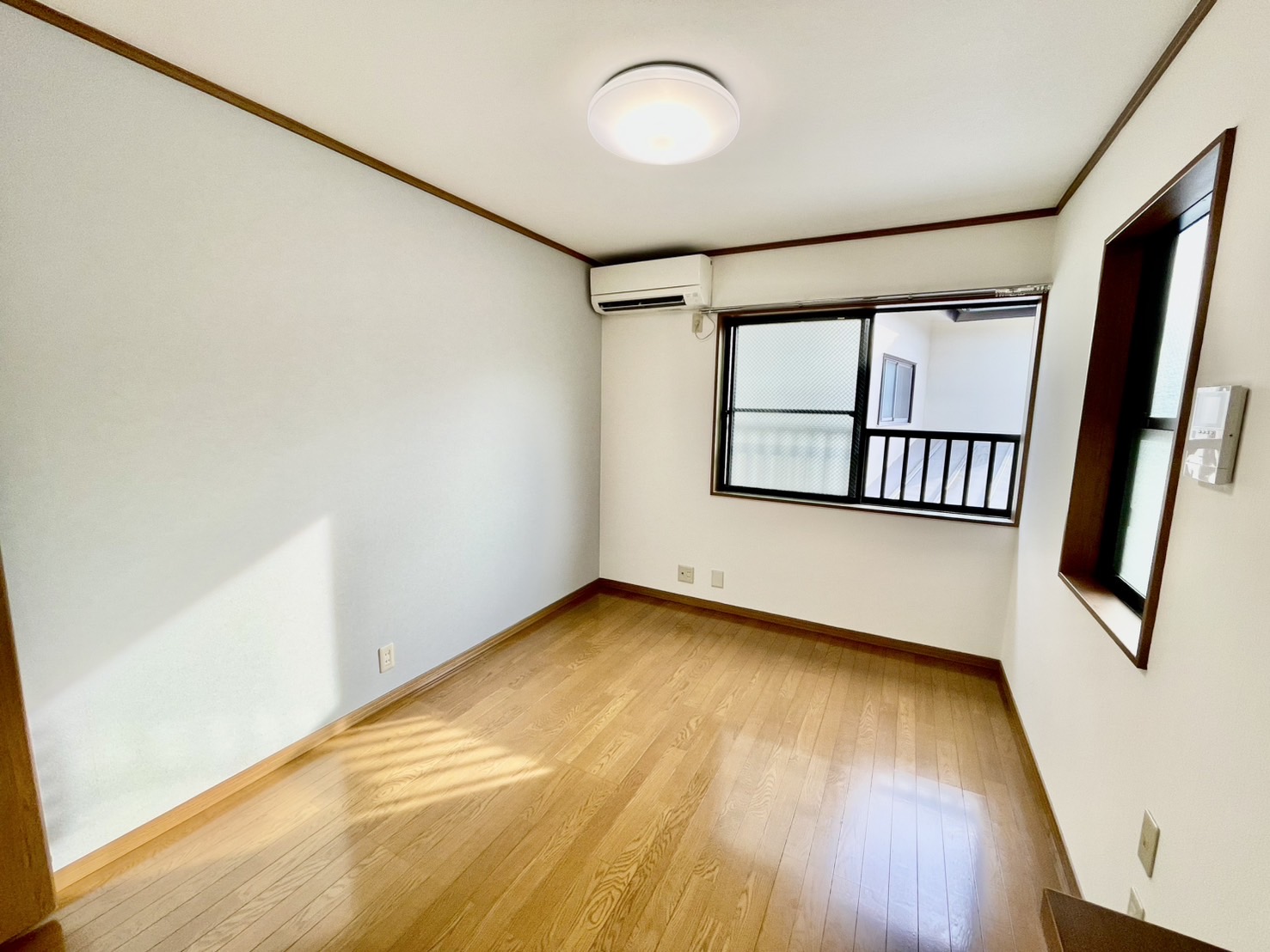 居室・リビング　最上階・角部屋・二面採光！陽当り良好です☆