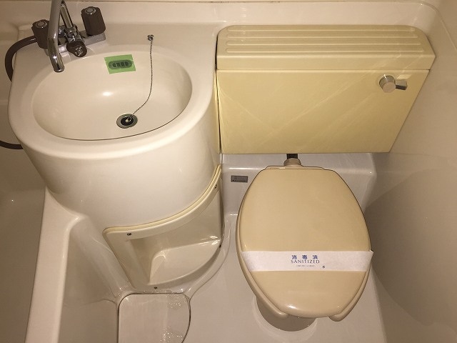 トイレ　同物件別号室の写真です。