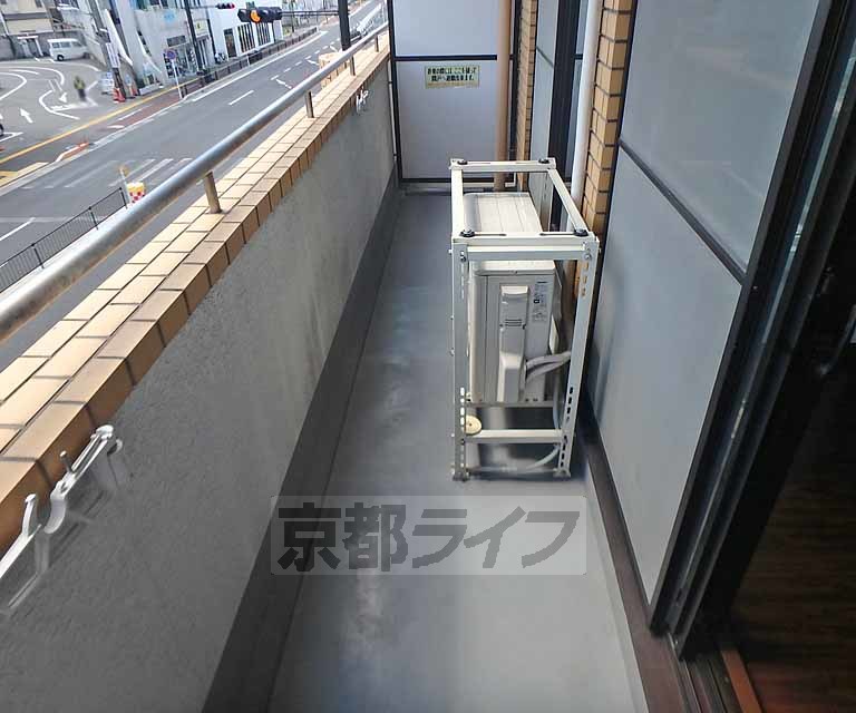 バルコニー　洗濯物はこちらへ