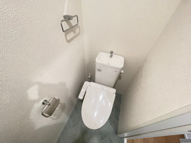 トイレ　ウオシュレット付きです