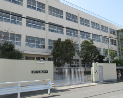 小学校　東大阪市立大蓮小学校（小学校）まで476m