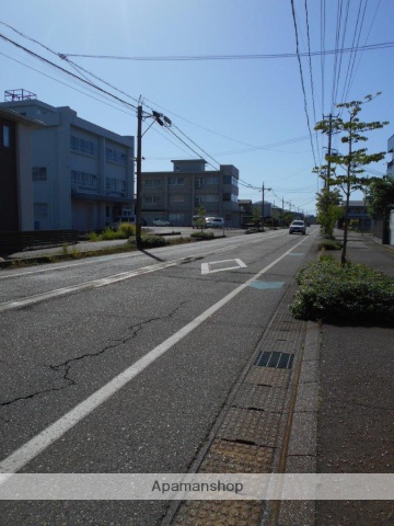 その他　前面道路（その他）まで0m