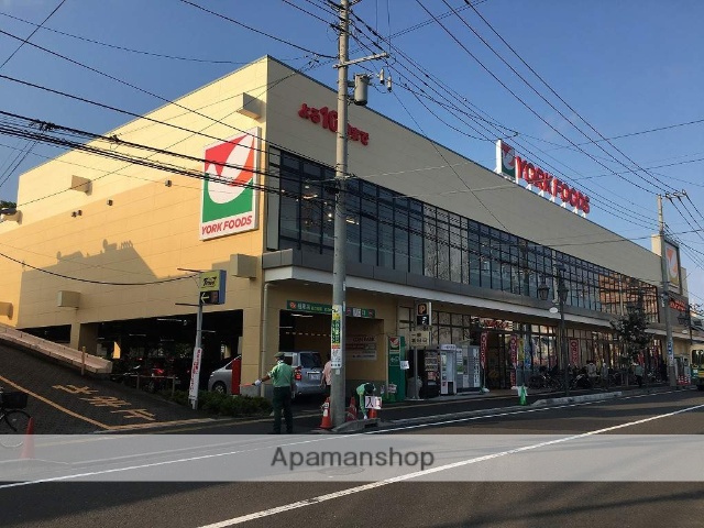 スーパー　ヨークフーズ／六会店（スーパー）まで389m
