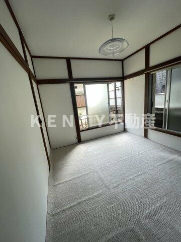 居室・リビング　フローリングだけでなく、和室もあります