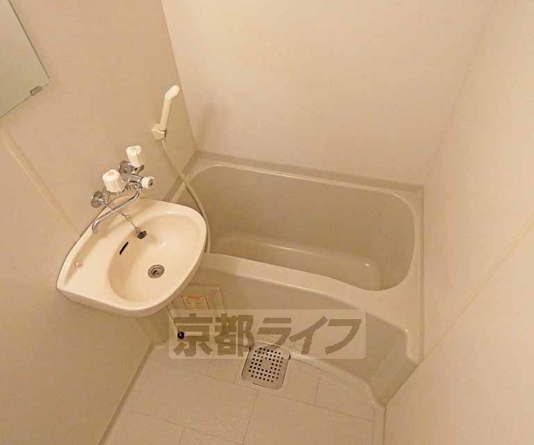 バス・シャワールーム　清潔感のある浴室です！