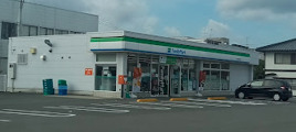 コンビニ　ファミリーマート 東かがわ中筋店（コンビニ）まで1508m