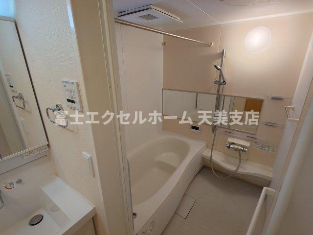 バス・シャワールーム　日々の疲れを癒すお風呂付です