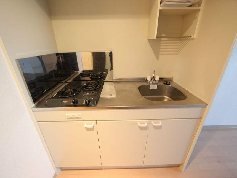 キッチン　システムキッチン（ガス2口）冷蔵庫・レンジ等ご用意できます