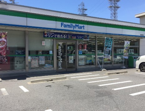 コンビニ　ファミリーマート 笠寺駅前店（コンビニ）まで78m