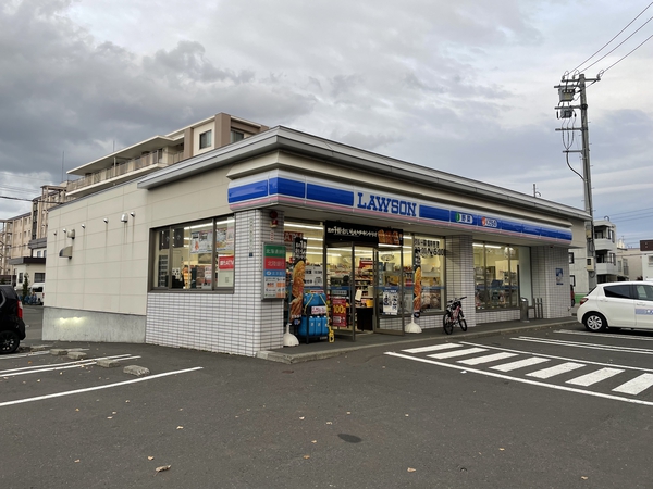 コンビニ　ローソン札幌白石中央店（コンビニ）まで486m