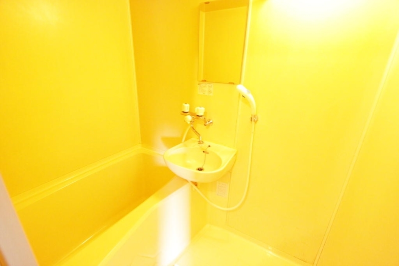 バス・シャワールーム　お風呂も広々！