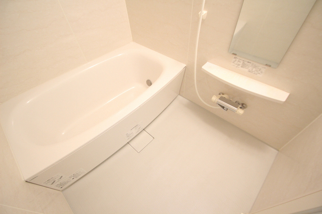 バス・シャワールーム　ゆったりと疲れが落とせそうなバスルーム