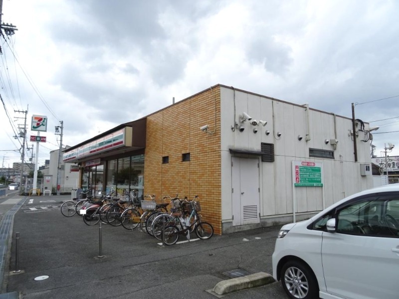 コンビニ　セブンイレブン高槻大冠町店（コンビニ）まで129m