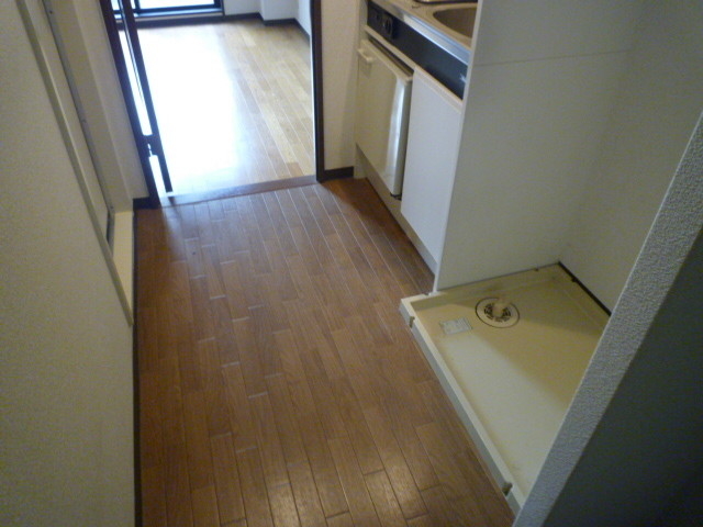 居室・リビング　フローリングも大変綺麗です