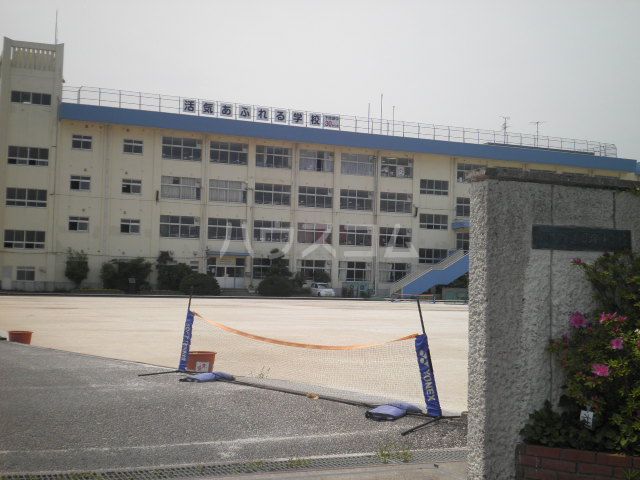 中学校　市川市立下貝塚中学校（中学校）まで654m