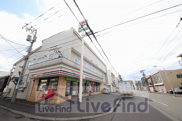 コンビニ　セブンイレブン札幌本郷店（コンビニ）まで177m