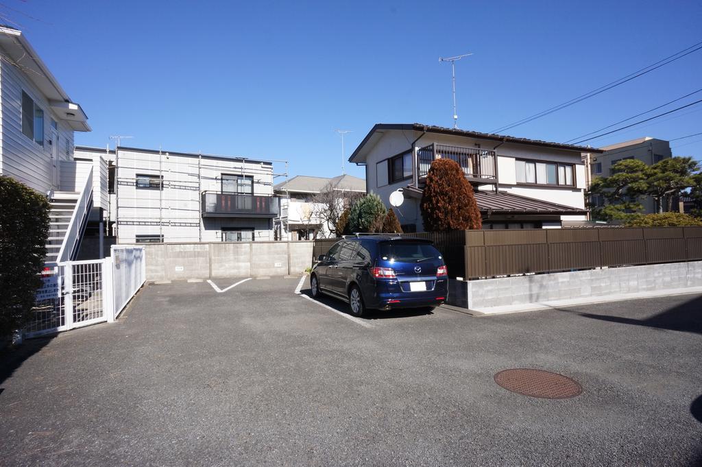 駐車場　敷地内駐車場有！満車！