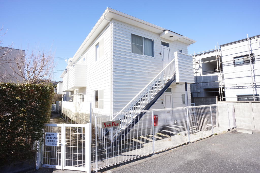 建物外観　閑静な住宅街に立地！由比ヶ浜海岸もで徒歩３分！