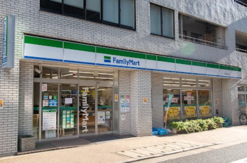 コンビニ　ファミリーマート（コンビニ）まで2005m