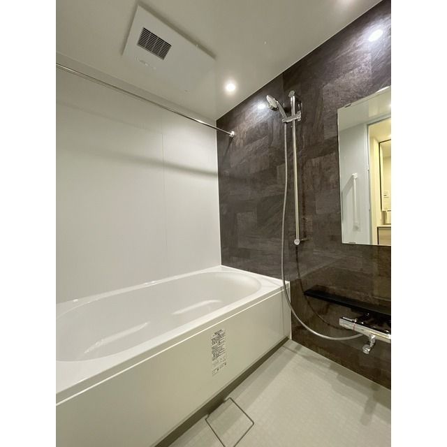 バス・シャワールーム　日々の疲れを癒すお風呂付です