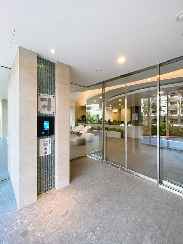 エントランス　毎日通るエントランスはこのようになっています