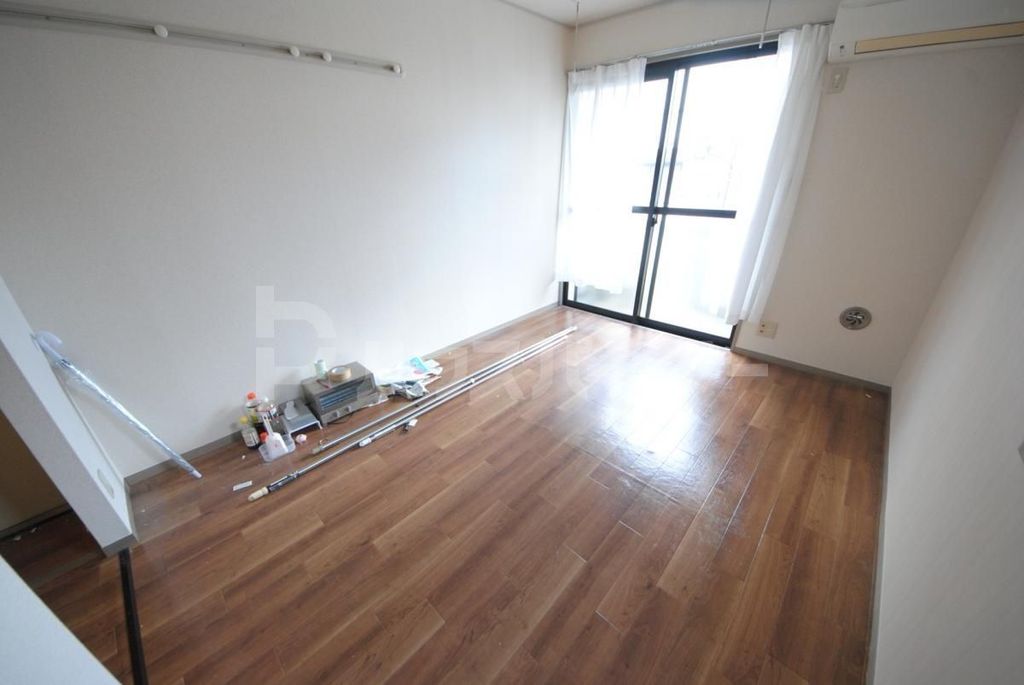 居室・リビング　リフォーム中です。